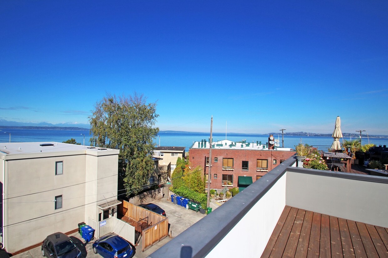 Foto principal - LUXURY ALKI 3 BED TOWNHOME FOR RENT W EXPA...