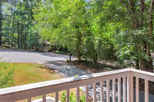 Foto del edificio - 594 Willow Springs Ct