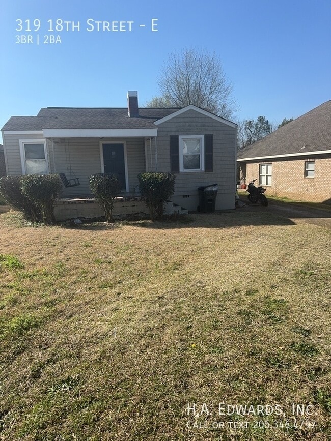 Building Photo - 319 18th St