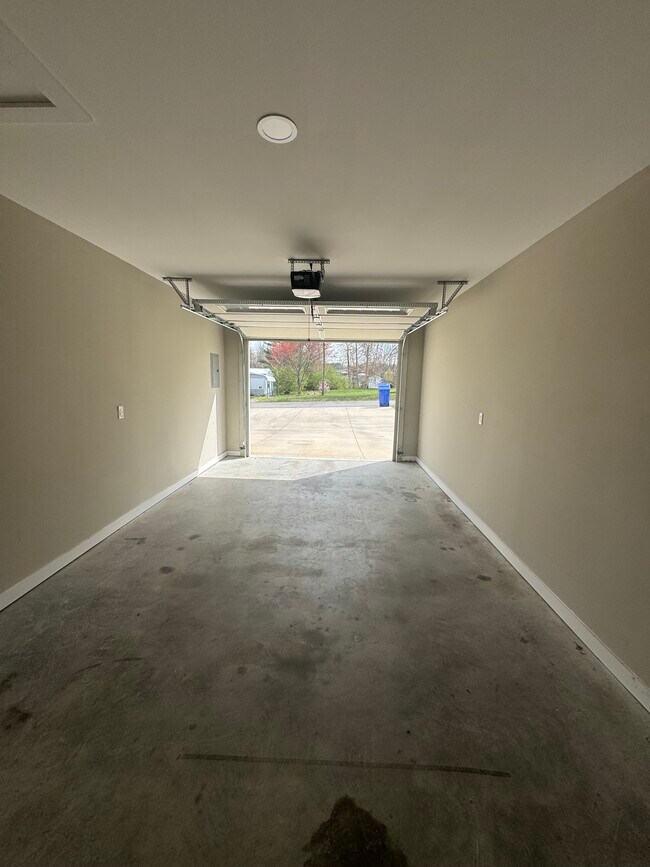 Foto del edificio - 3811 McBroom Chapel Rd