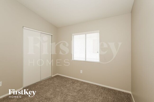 Foto del edificio - 3621 Twinbreeze Way