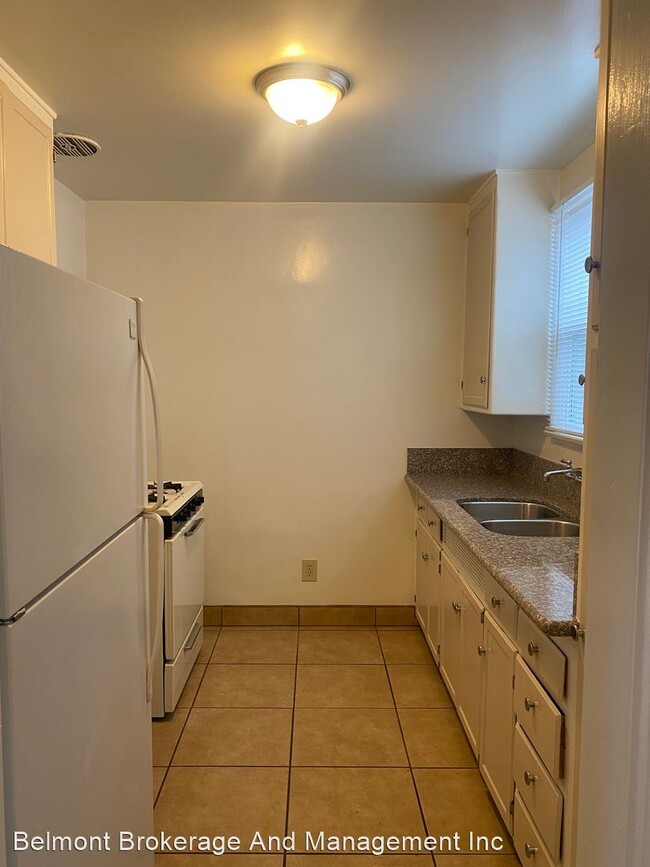 Building Photo - 1 br, 1 bath Apartment - 1000-1050 E. SAN ...