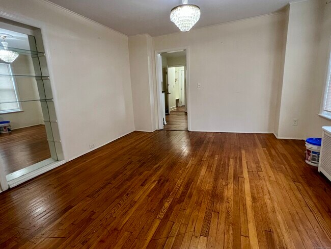 Foto del edificio - 163 Laurel Pl