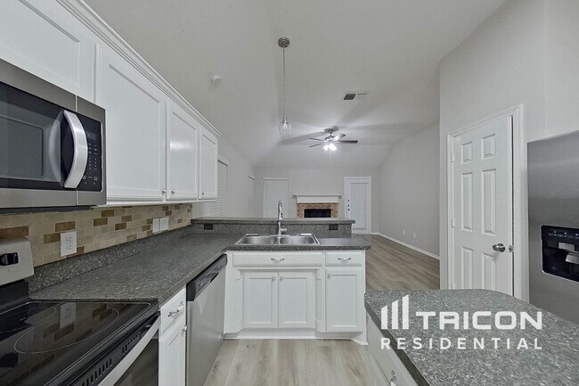 Foto del edificio - 1082 Roundrock Dr