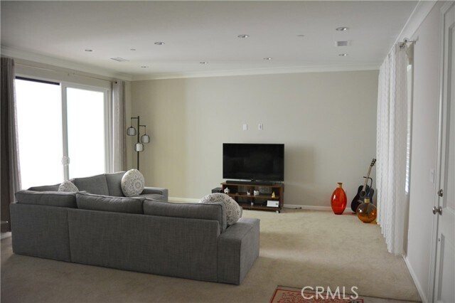 Building Photo - 138 Rodeo