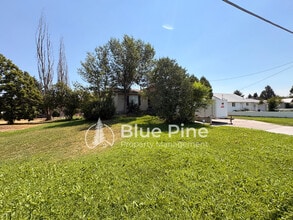 Building Photo - 635 S 5th W