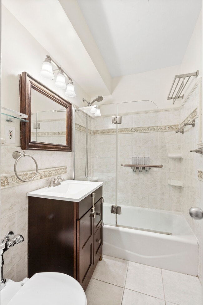 80 East End Ave Unit 5D, New York, NY 10028 Condo for Rent in New