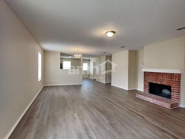 Foto del edificio - 4217 Meadowknoll Dr