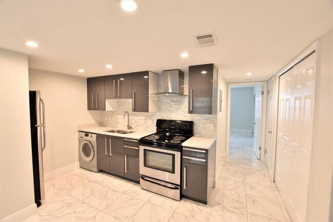 Foto del edificio - 1626 SW 14th St