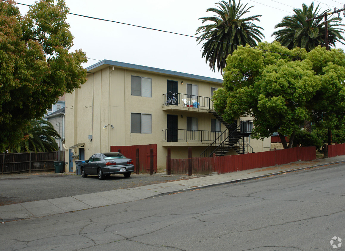 Building Photo - 900-906 Santa Clara St