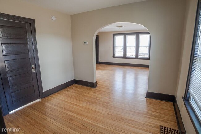 Foto del edificio - 2 br, 1 bath House - 1234 44th Avenue NE