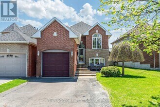 Building Photo - 54 Abernethy Crescent