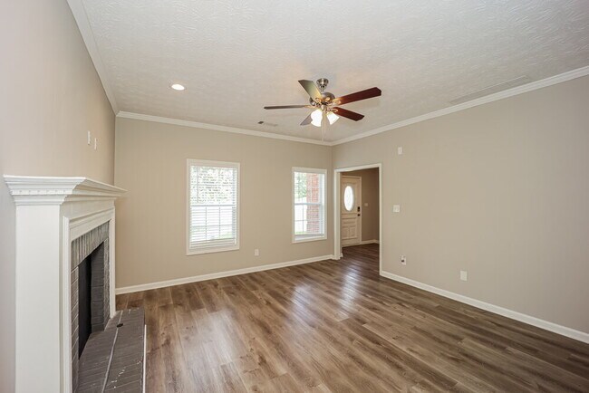 Foto del edificio - 220 Chesterfield Ct
