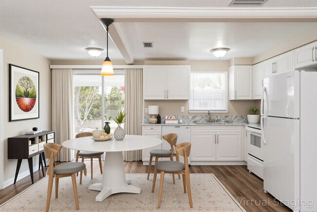 Foto del edificio - 8509 Portulaca Ave