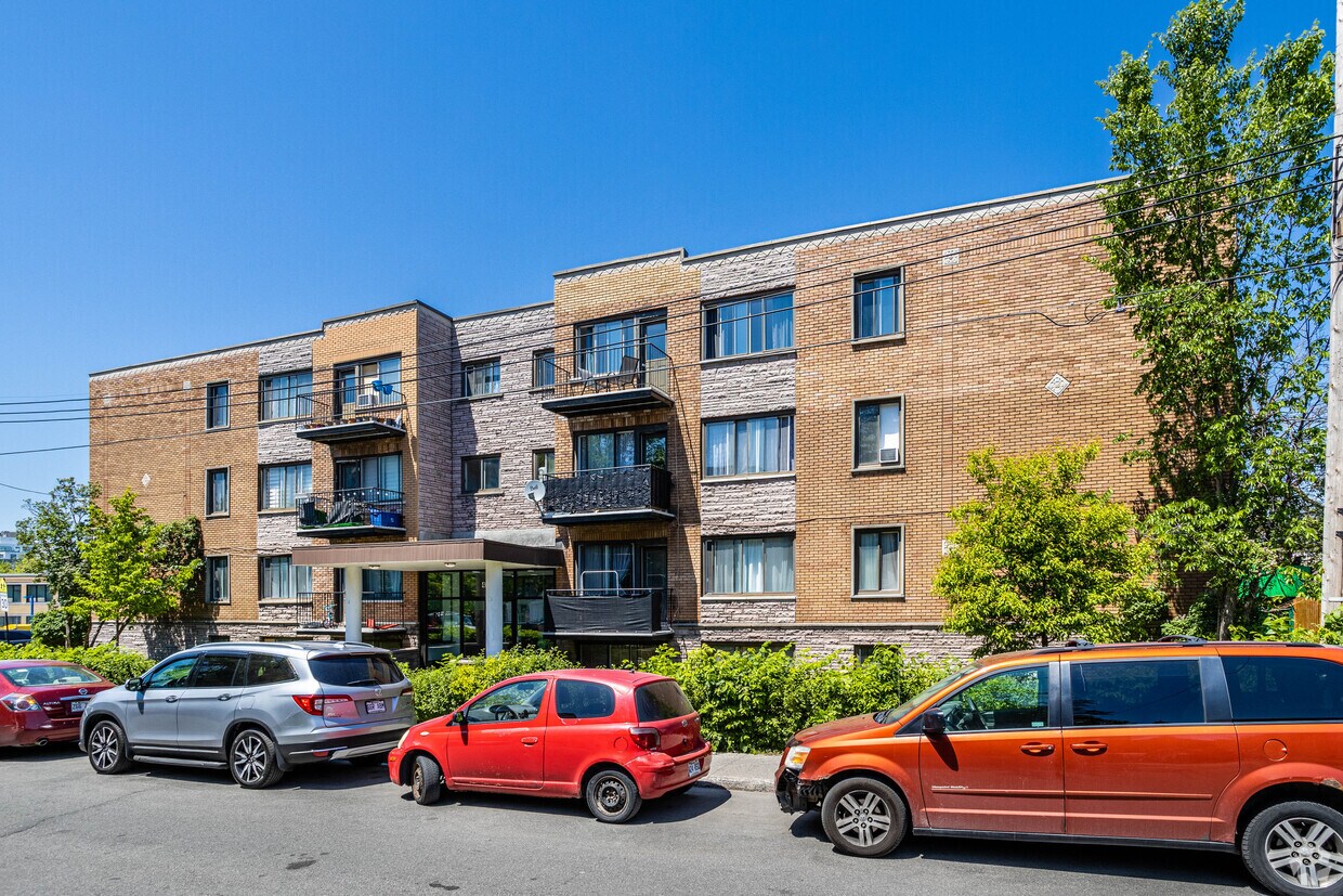Building Photo - 4785 Bouchette