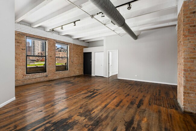 Building Photo - 1012 W Randolph St