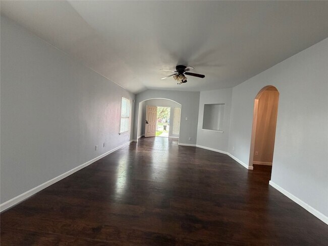 Foto del edificio - 2902 Back Bay Brook Trail