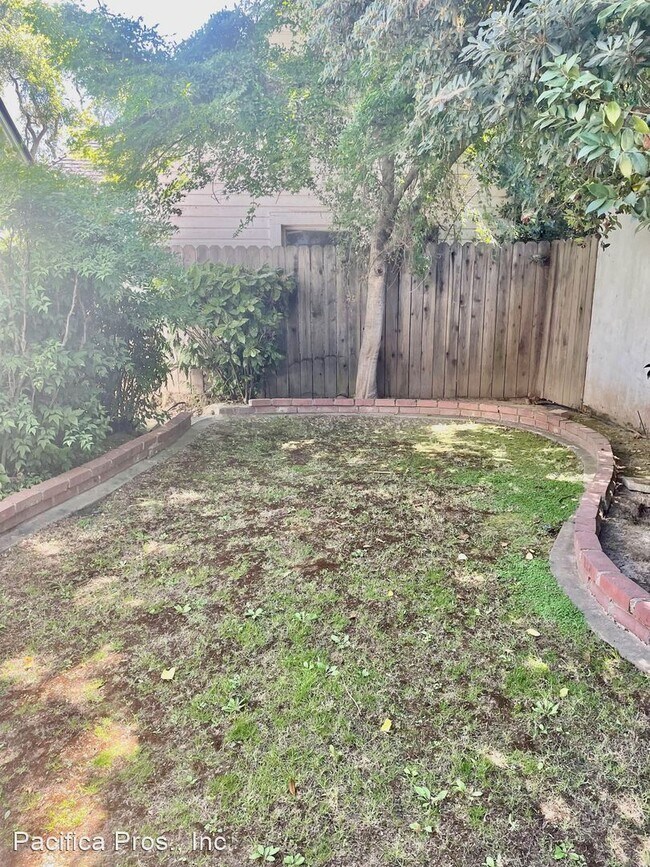 Foto del edificio - 2 br, 1 bath House - 2773 Land Park Drive