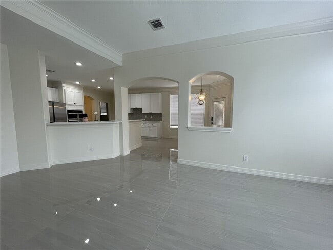 Foto del edificio - 5622 Lake Pl Dr