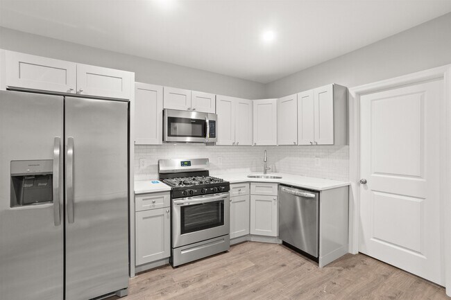 Building Photo - 14 W 19th St