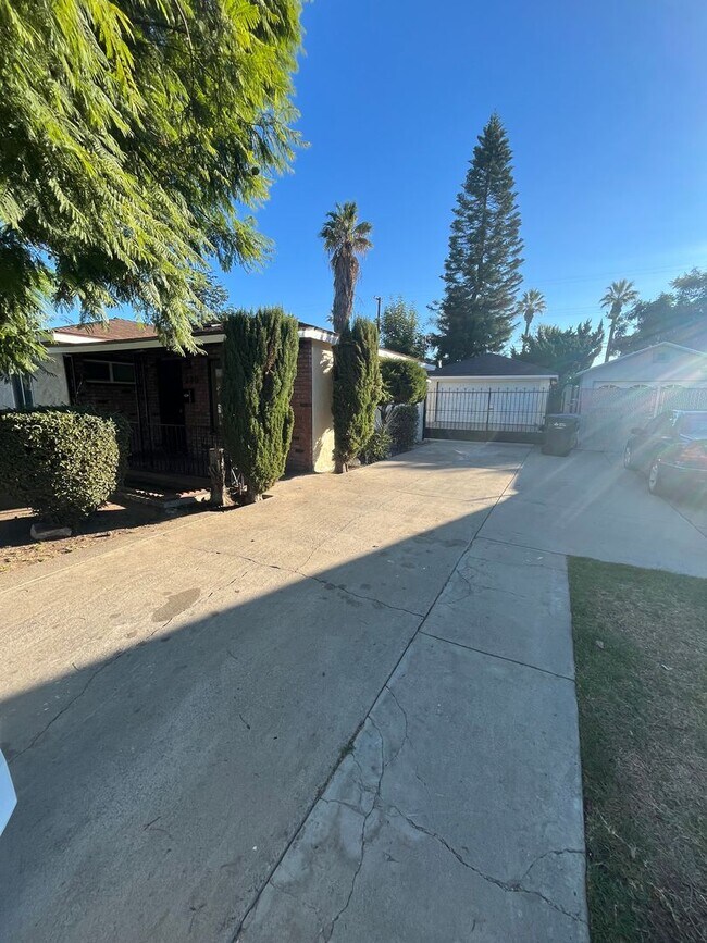 Foto del edificio - 230 S Murray Ave