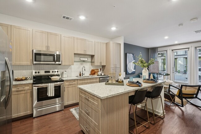 Building Photo - Montage Southside