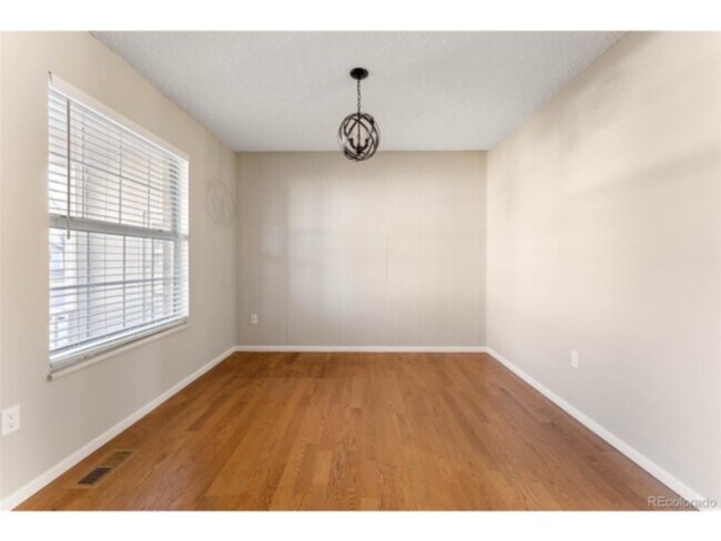 Building Photo - 7073 S Elm St