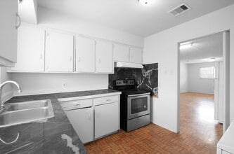 Building Photo - 8001 S Loop E