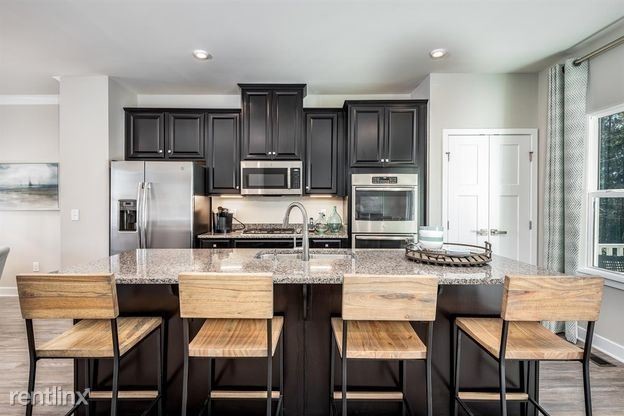 Foto del edificio - 3 br, 2.5 bath Townhome - 213 Tamworth Creek