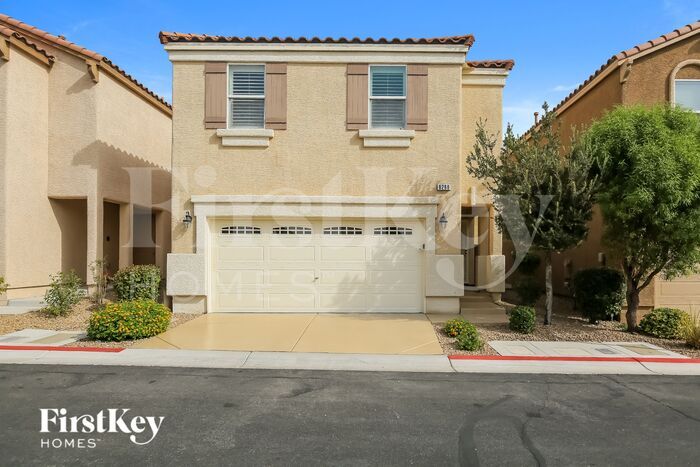 Foto principal - 8288 Vanity Fair Ln