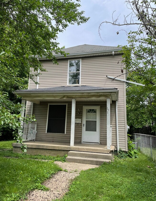 Foto principal - 1915 Woodlawn Ave