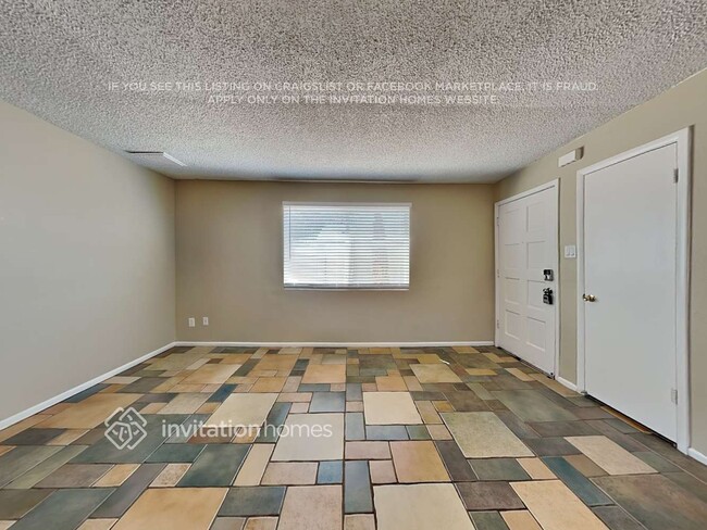 Foto del edificio - 13830 N 47th Ave