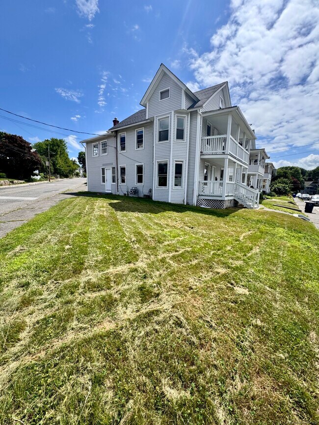 Foto del edificio - 110 Brookside Ave