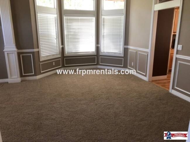 Foto del edificio - 539 W Oakhampton Dr