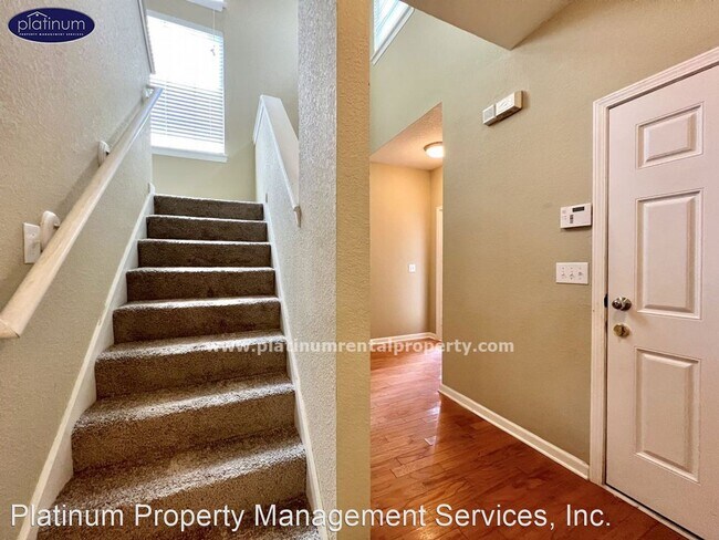 Building Photo - 3 br, 2.5 bath House - 4451 Ravenwood Dr