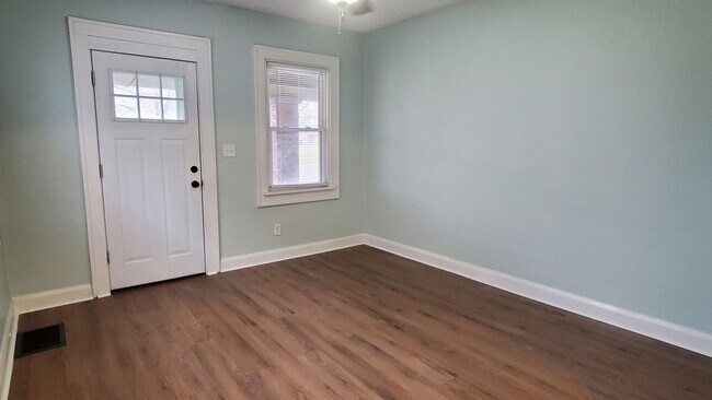 Foto del edificio - Updated 2 bedroom Townhouse - Garfield Par...