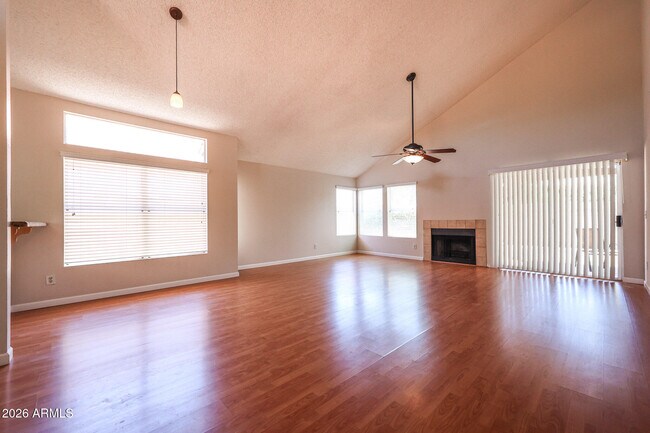 Foto del edificio - 3305 E Wildwood Dr