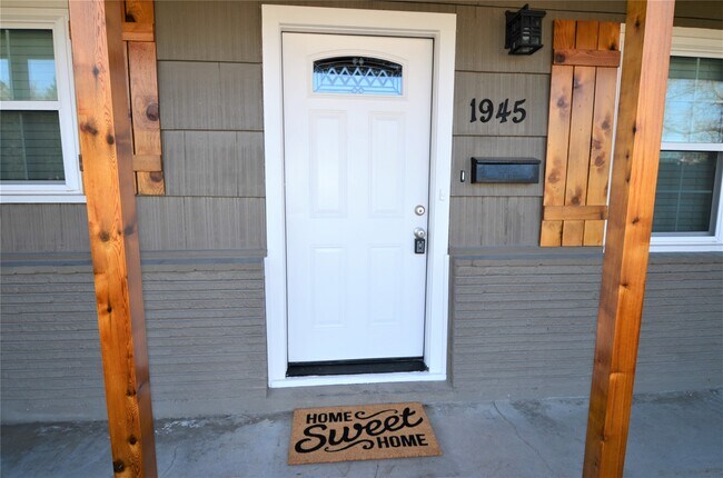 Foto del edificio - 1945 Coulcrest Dr