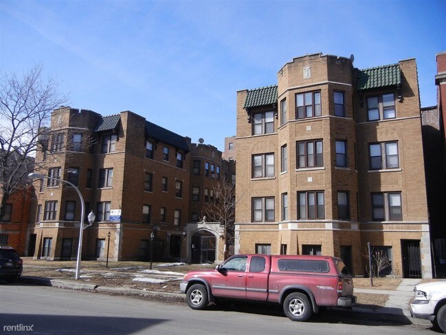 1 br, 1 bath Apartment 6928 S Oglesby Ave Apartment