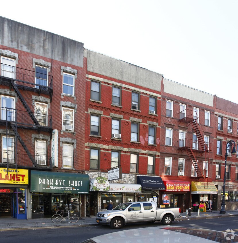Primary Photo - 651 Manhattan Ave