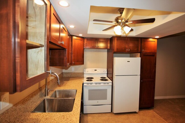 Building Photo - 27725 Mountain Meadow Rd