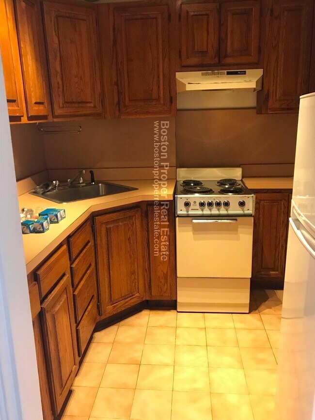 Building Photo - 456 Beacon St