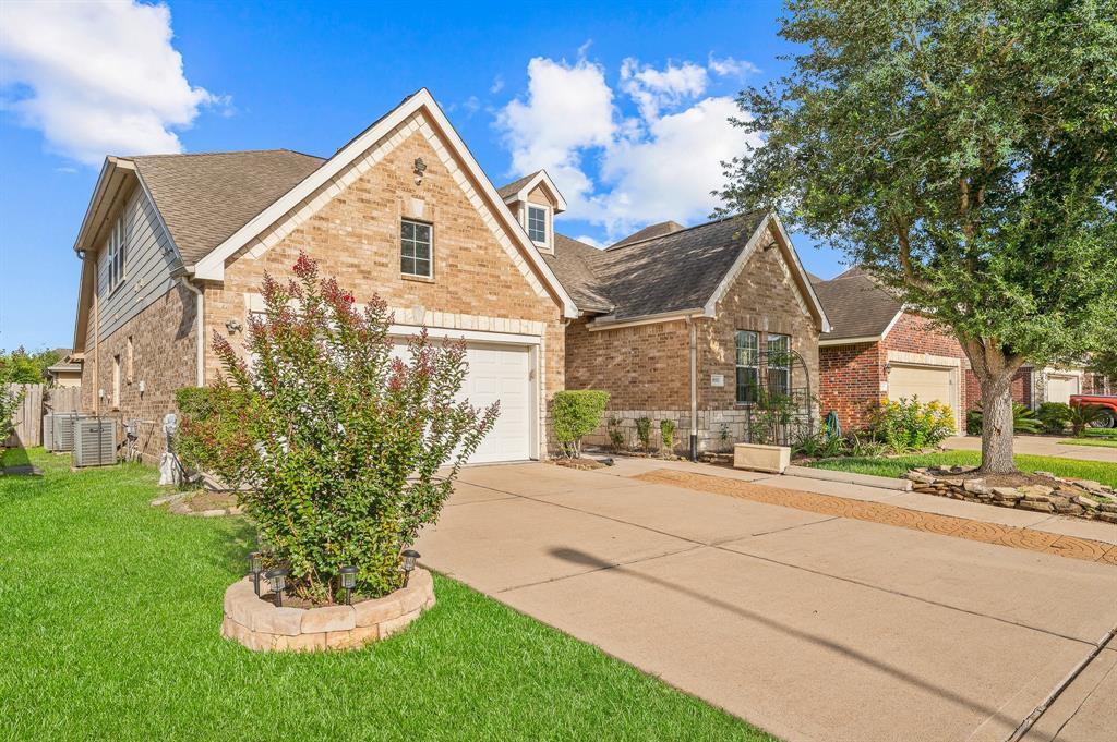 Foto principal - 8911 Cedar Mound Ln