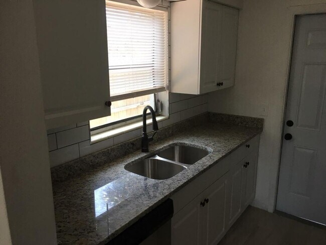 Foto del edificio - Remodeled 3 bedroom / 2 bath in Coquina Ke...