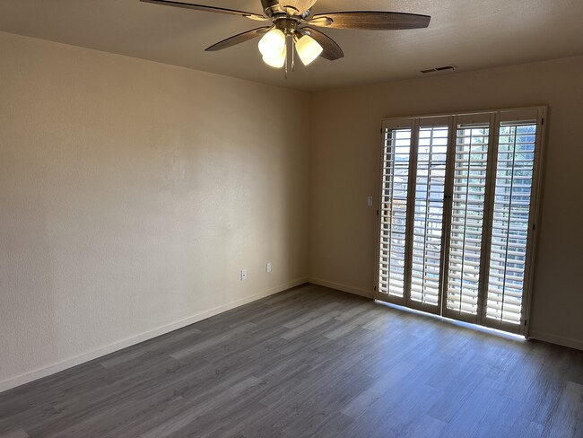 Building Photo - 11456 N Fairway Dr