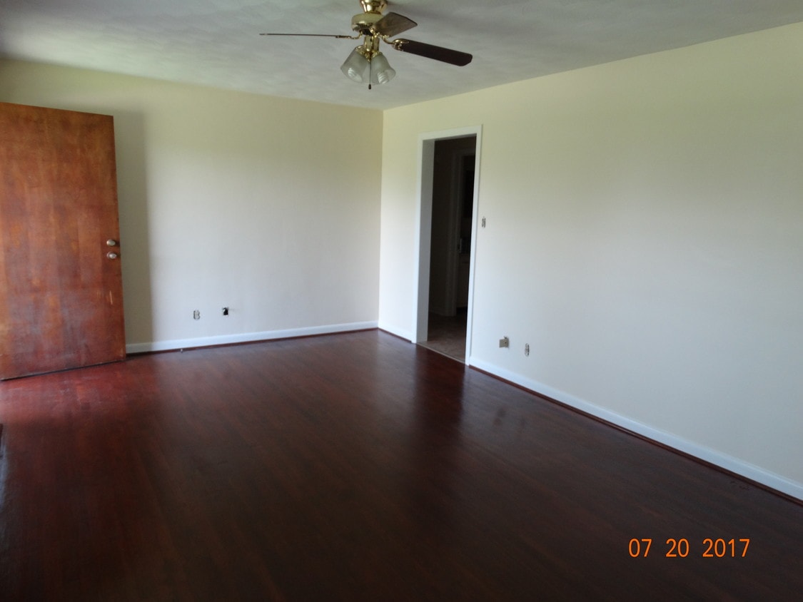 Den/Formal Area - 1433 1st Ave NW