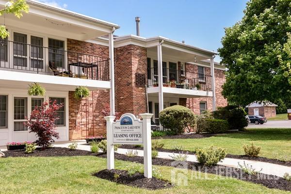 Foto del edificio - 304 Lakeview Terrace