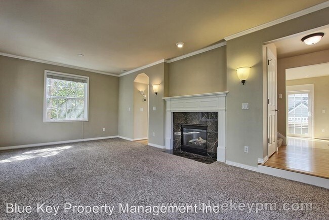 Building Photo - 10224 NW Edgewood Dr