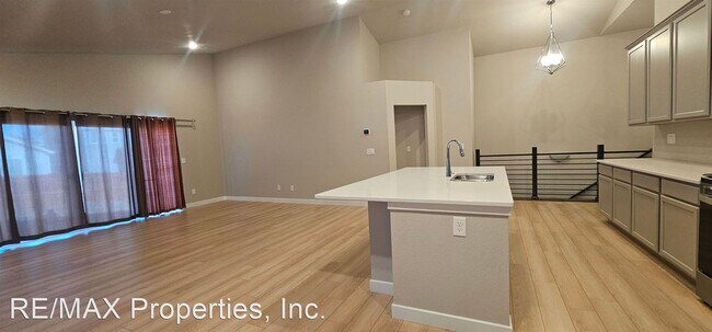 Building Photo - 5 br, 3 bath House - 10553 Summer Ridge Dr