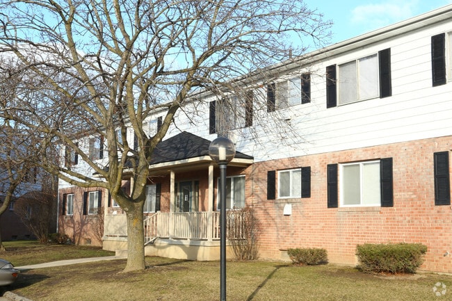 Huntington Circle - Huntington Circle Apartments